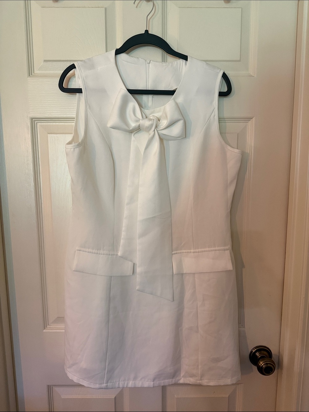 SHEIN White Sleeveless Bow-Front Mini Dress